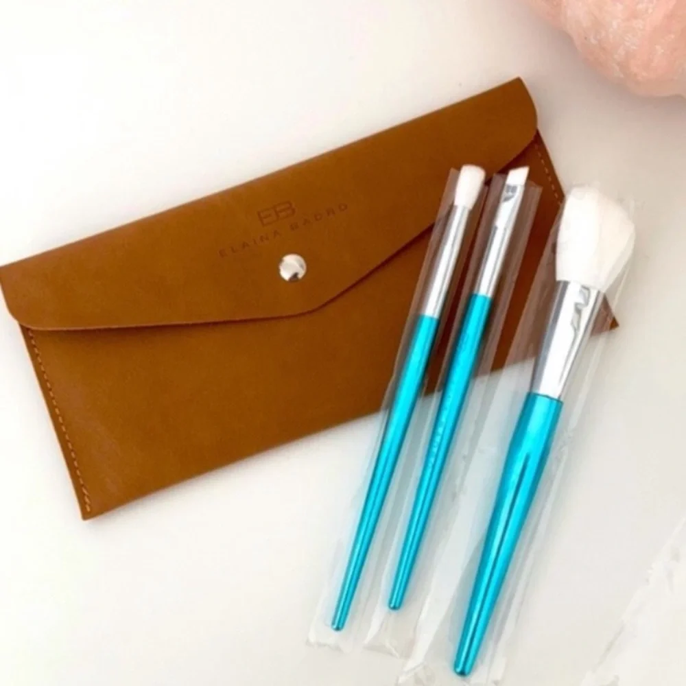 Elaine Badro babyblues‎ brush set